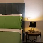 Nyaraló Adele Lecce